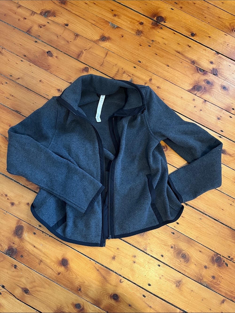 lululemon athletica 8 Dark Gray Zip Jacket with Black Trim
